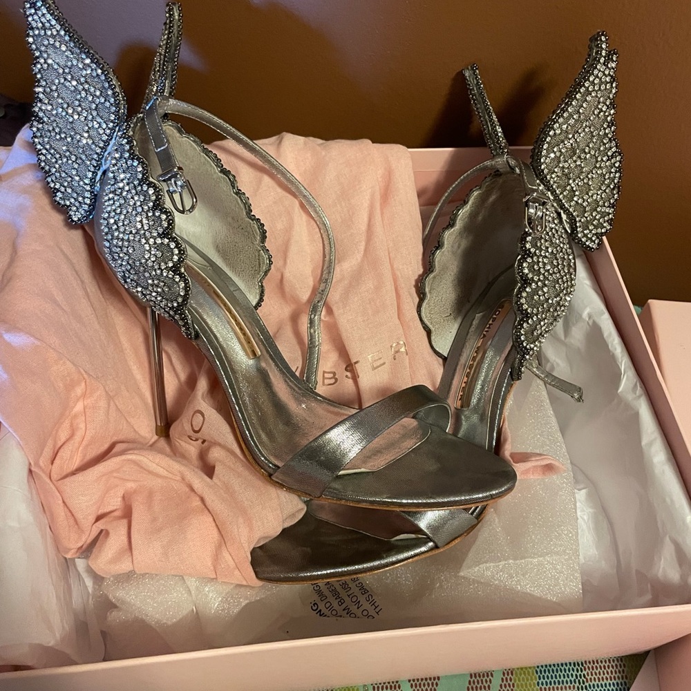 Used in good condition. comes with box and dust bag